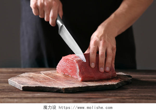 厨师切肉烹饪食物肉类新鲜牛肉牛排肋眼迷迭香西餐西餐牛排